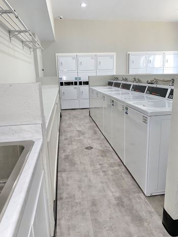 24 Hour laundry facility